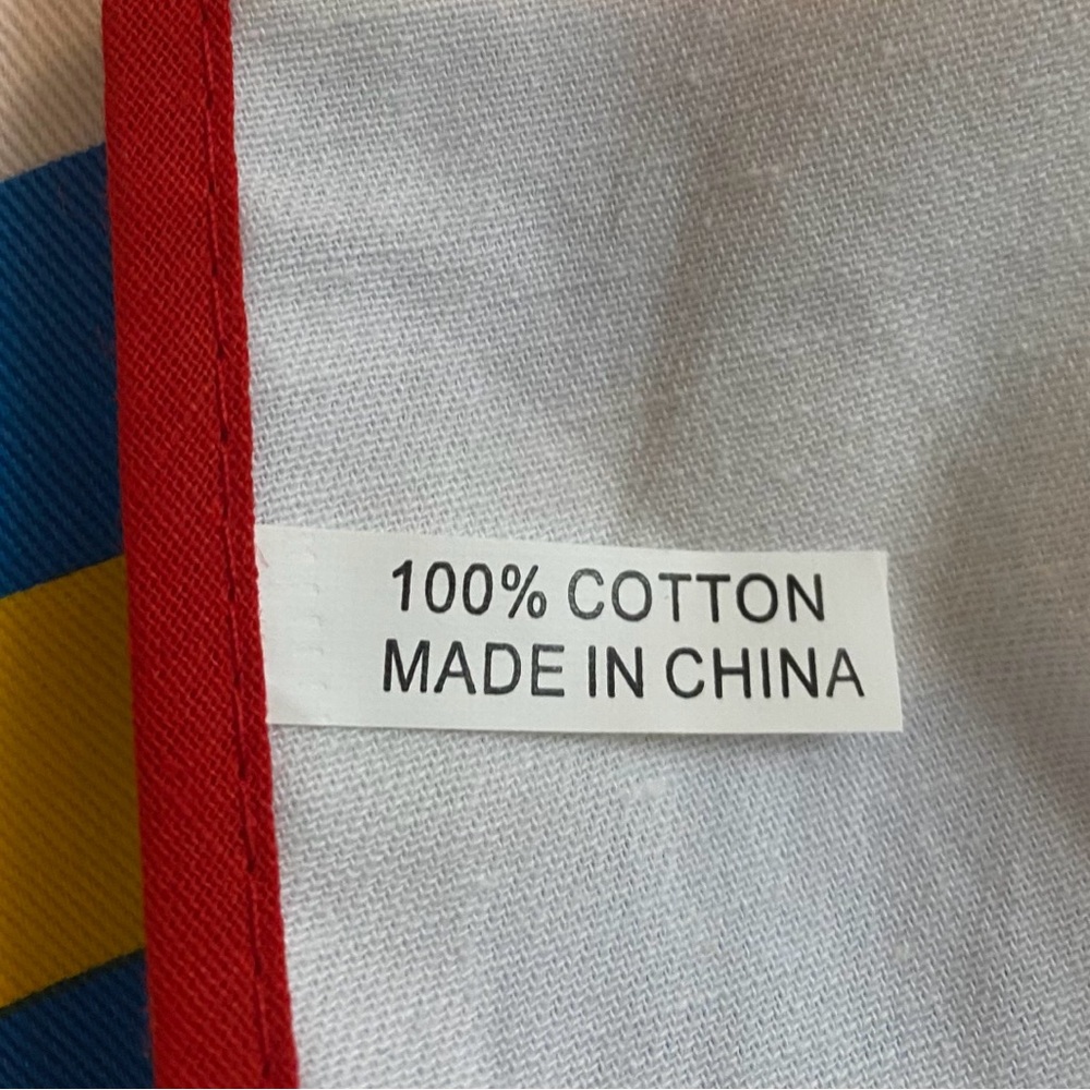πNEW! Colorful Croatia Apron - Picture 2 of 2